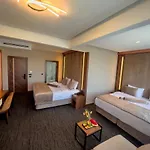The Park 4*